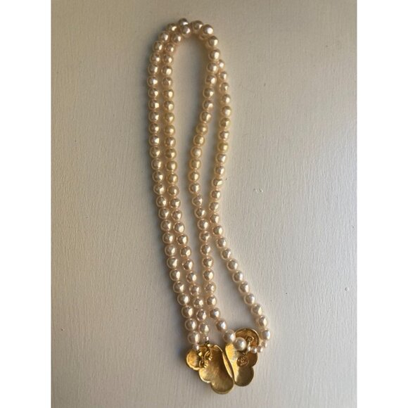 VINTAGE SIGNED K.J.L. FOR AVON FAUX PEARLS WITH ENAMEL BUTTERFLY 18" NECKLACE - Picture 9 of 16